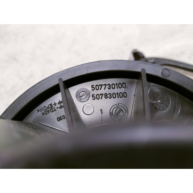 Recambio de motor calefaccion para fiat doblo ii cargo (263) furgón base referencia OEM IAM 5T743 507730100 