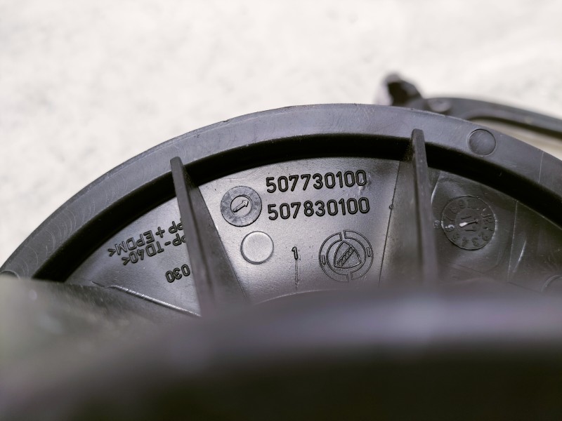 Recambio de motor calefaccion para fiat doblo ii cargo (263) furgón base referencia OEM IAM 5T743 507730100 