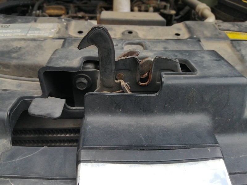 Recambio de cerradura capot para chevrolet captiva 2.0 vcdi lt referencia OEM IAM   