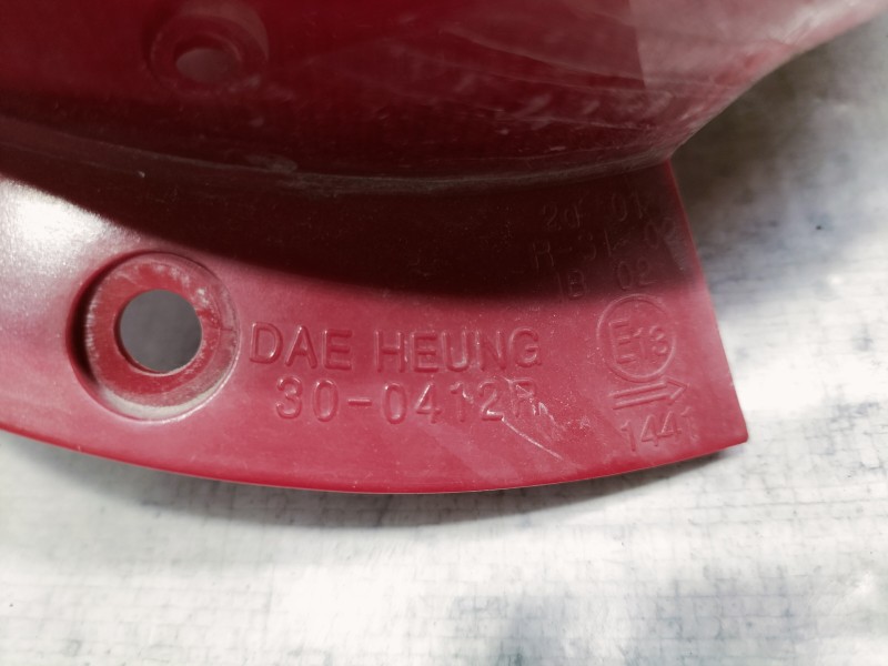 Recambio de piloto trasero derecho para chevrolet matiz s referencia OEM IAM 300412R  