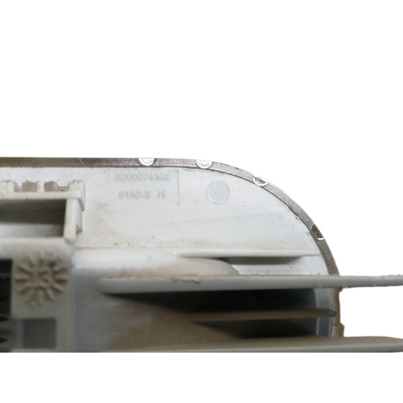 Recambio de luz interior para dacia duster sl audacia 4x2 referencia OEM IAM 8200074362  