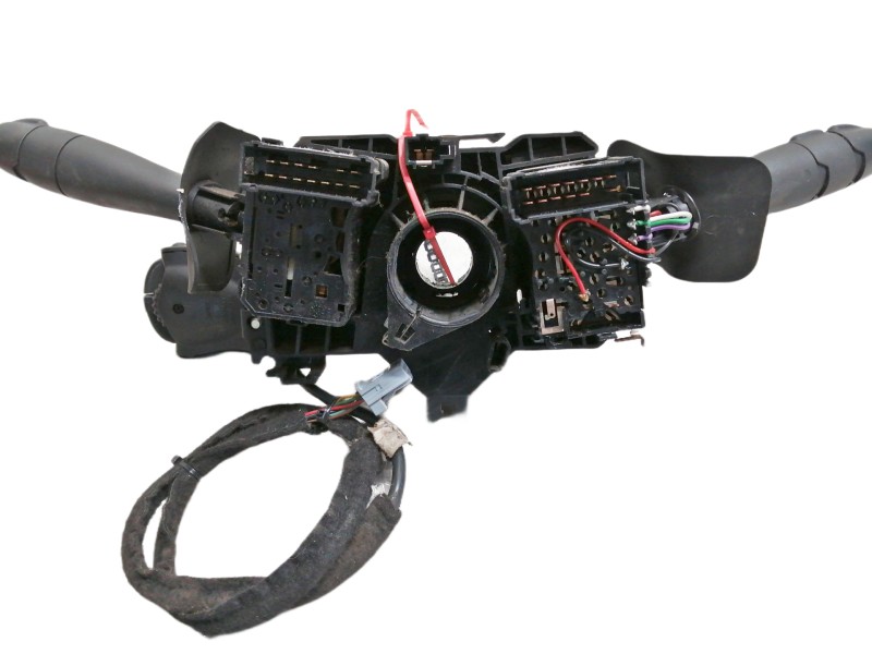 Recambio de mando multifuncion para dacia duster sl audacia 4x2 referencia OEM IAM 255679527RT  