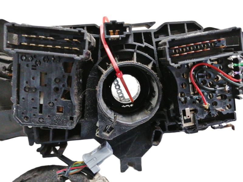 Recambio de mando multifuncion para dacia duster sl audacia 4x2 referencia OEM IAM 255679527RT  