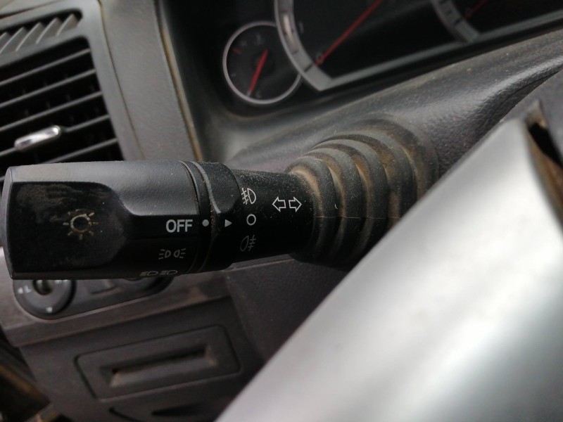 Recambio de mando intermitentes para chevrolet captiva 2.0 vcdi lt referencia OEM IAM   