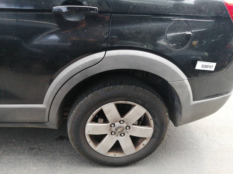 Recambio de aletin trasero izquierdo para chevrolet captiva 2.0 vcdi lt referencia OEM IAM   