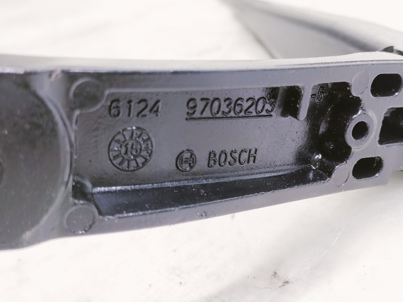 Recambio de brazo limpia delantero derecho para volkswagen golf vii lim. (5g1) advance bluemotion referencia OEM IAM 97036203  