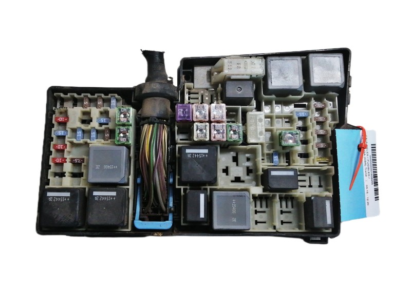 Recambio de caja reles / fusibles para ford kuga (cbs) trend referencia OEM IAM AV6T14A076AB  