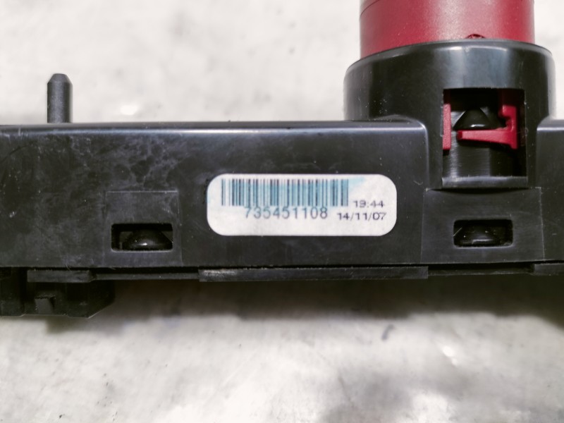 Recambio de warning para fiat nuova 500 (150) pop referencia OEM IAM 735451108 E30496 C977 5 PINS