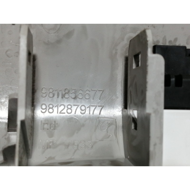 Recambio de luz interior para citroën c3 feel referencia OEM IAM 9811856677 9812879177 9825205380