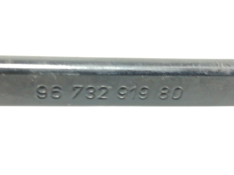 Recambio de brazo limpia delantero derecho para citroën c3 feel referencia OEM IAM 9673291980  