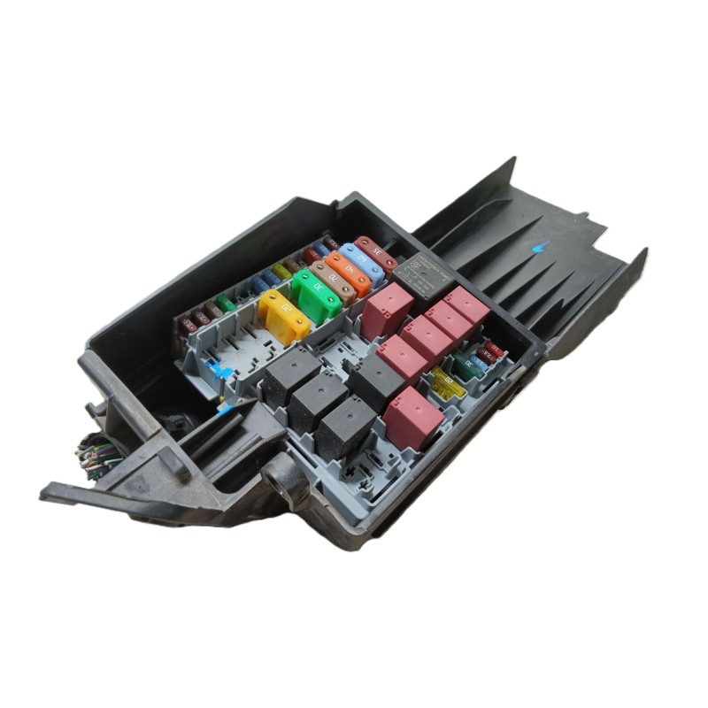 Recambio de caja reles / fusibles para fiat 500 (312_) 1.2 (312axa1a) referencia OEM IAM 52025581  
