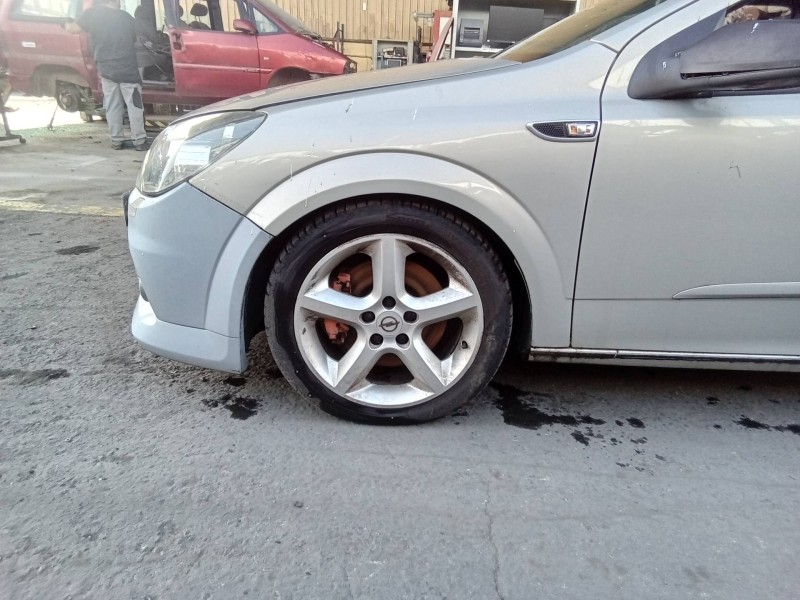 Recambio de aleta delantera izquierda para opel astra gtc 1.9 cdti referencia OEM IAM   