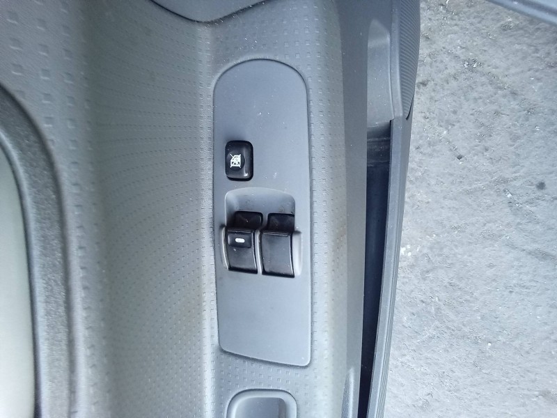 Recambio de mando elevalunas delantero izquierdo para mitsubishi colt berlina 5 (z30a) 1.3 atlantis referencia OEM IAM 8608A076 