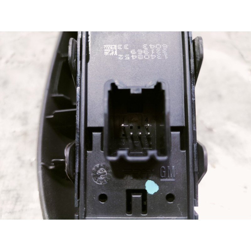 Recambio de mando elevalunas trasero derecho para opel astra k lim. 5türig dynamic start/stop referencia OEM IAM 13438547 888403