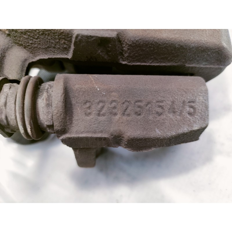 Recambio de pinza freno delantera derecha para mitsubishi colt berlina 5 (z30a) 1.3 atlantis referencia OEM IAM 32325154  