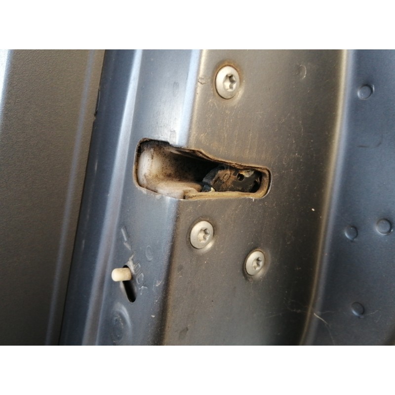 Recambio de puerta trasera derecha para mitsubishi colt berlina 5 (z30a) 1.3 atlantis referencia OEM IAM COMPLETA  