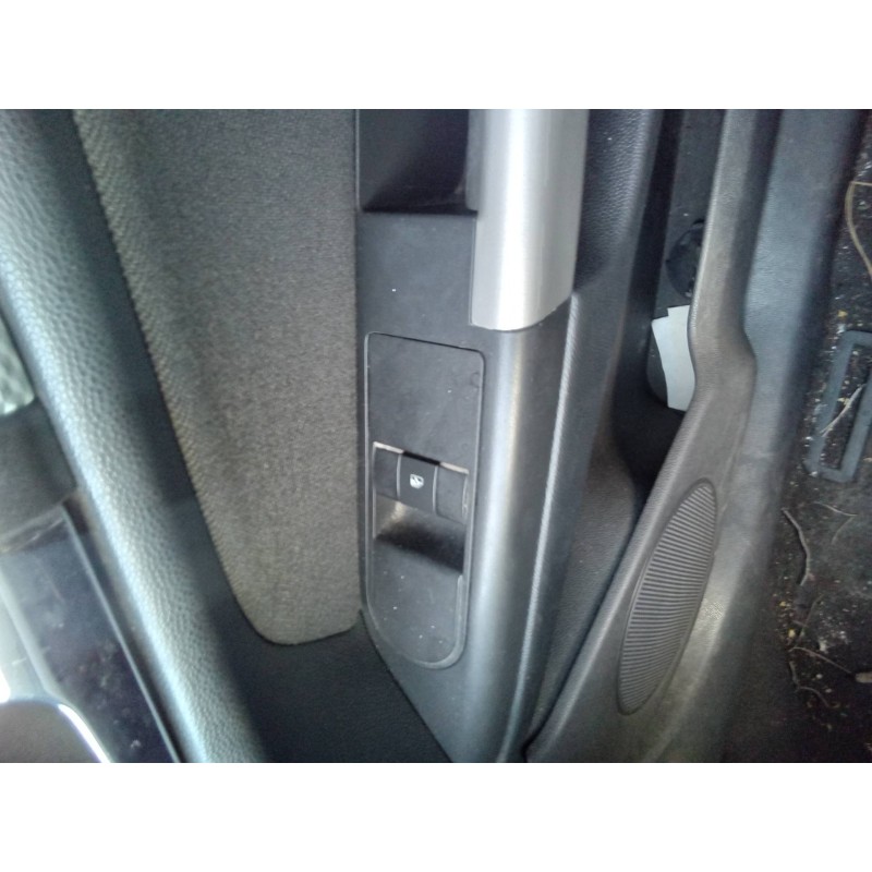 Recambio de mando elevalunas delantero derecho para opel astra gtc 1.9 cdti referencia OEM IAM 13197132 93162821 