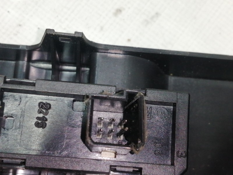 Recambio de mando elevalunas delantero derecho para opel astra gtc 1.9 cdti referencia OEM IAM 13197132 93162821 