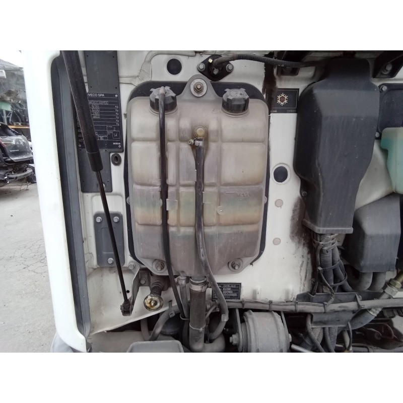 Recambio de deposito expansion para iveco camion 60e12 lm3c6012 referencia OEM IAM 98426669  