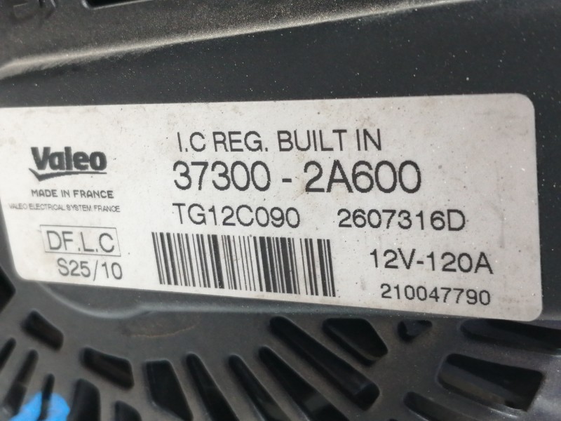 Recambio de alternador para hyundai i30 classic referencia OEM IAM 373002A600 TG12C090 2607316D