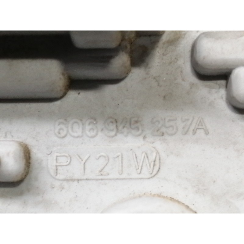 Recambio de piloto trasero izquierdo para volkswagen polo (9n1) conceptline referencia OEM IAM 6Q6945257A 6Q6945111A 6Q6945095B 