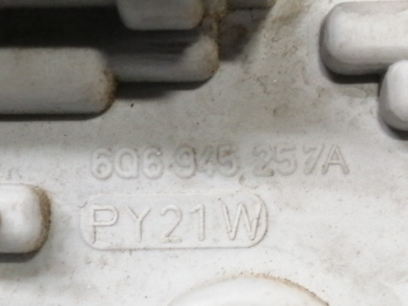 Recambio de piloto trasero izquierdo para volkswagen polo (9n1) conceptline referencia OEM IAM 6Q6945257A 6Q6945111A 6Q6945095B 