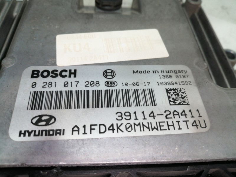 Recambio de centralita motor uce para hyundai i30 classic referencia OEM IAM 0281017208 1039S41592 / 13600197 BOSCH / 391142A411
