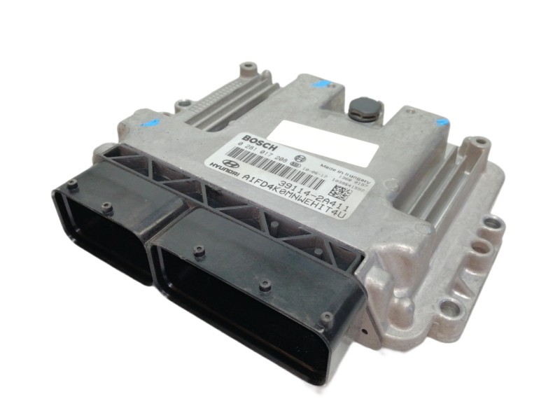 Recambio de centralita motor uce para hyundai i30 classic referencia OEM IAM 0281017208 1039S41592 / 13600197 BOSCH / 391142A411