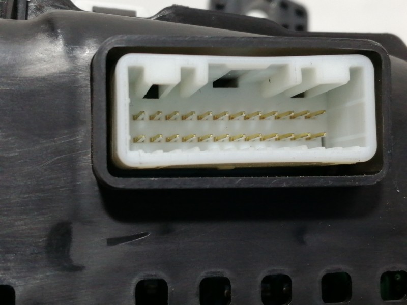 Recambio de cuadro instrumentos para hyundai i30 classic referencia OEM IAM 940332R200 11001765601U 