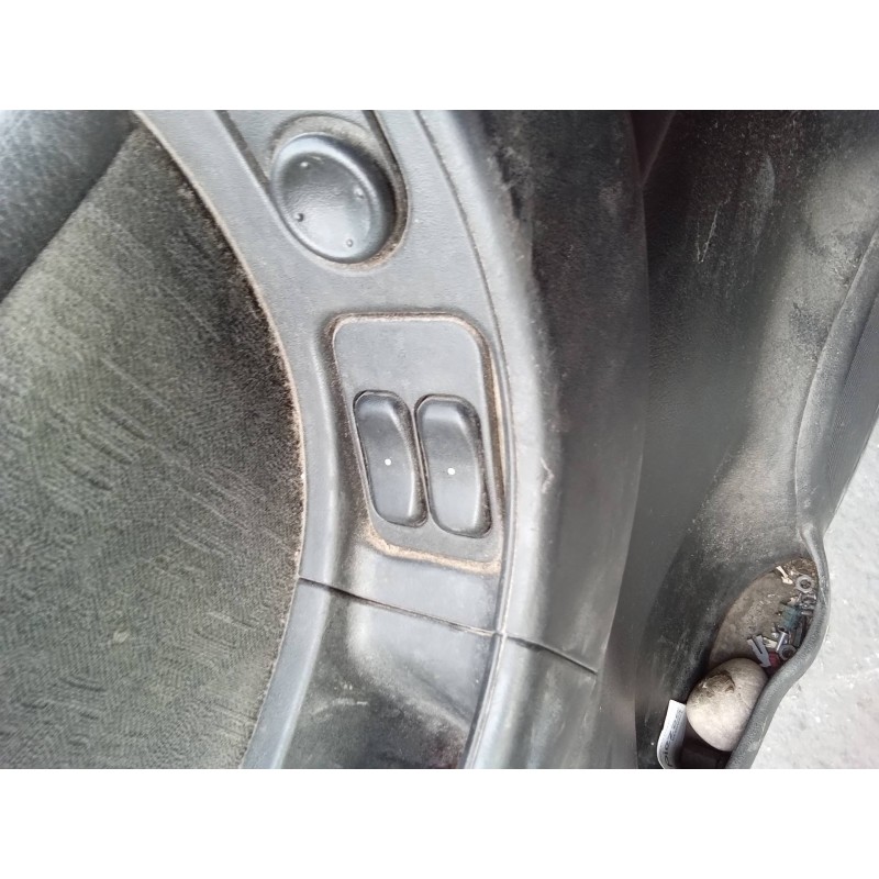 Recambio de mando elevalunas delantero izquierdo para opel zafira a elegance referencia OEM IAM 13363201 90561088 