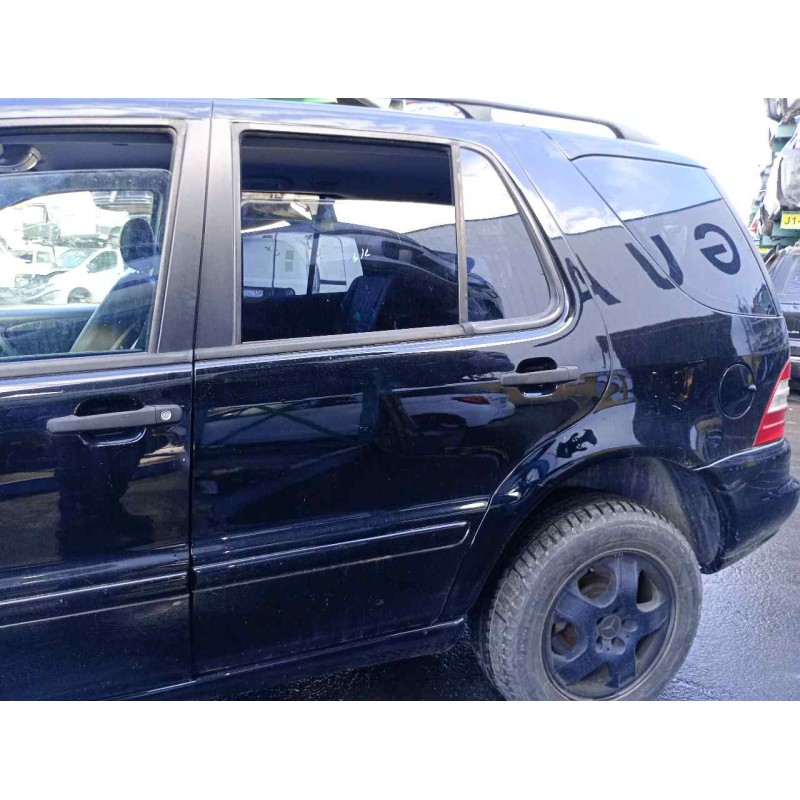 Recambio de puerta trasera izquierda para mercedes-benz clase m (w163) 270 cdi (163.113) referencia OEM IAM COMPLETA  