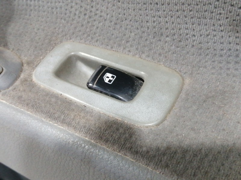 Recambio de puerta delantera derecha para chevrolet nubira berlina sx referencia OEM IAM COMPLETA  