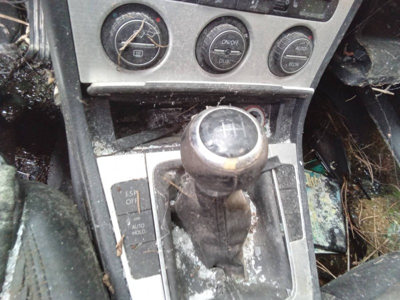 Recambio de palanca cambio para volkswagen passat berlina (3c2) advance referencia OEM IAM 1K0711061B 1K0711091A / 3C0711049 1K0