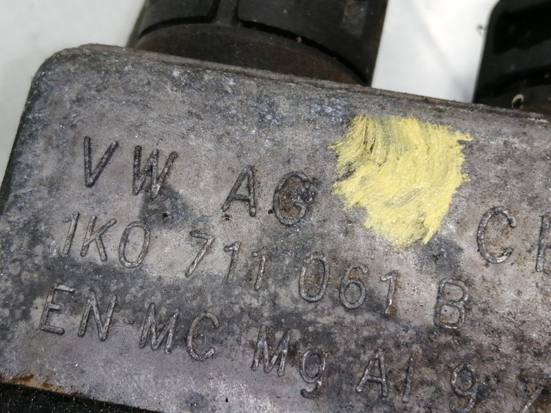 Recambio de palanca cambio para volkswagen passat berlina (3c2) advance referencia OEM IAM 1K0711061B 1K0711091A / 3C0711049 1K0