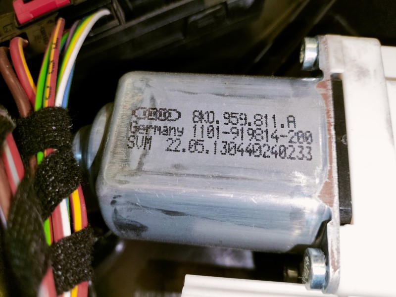 Recambio de elevalunas trasero derecho para volkswagen touareg (7p5) v6 tdi bluemotion referencia OEM IAM 7P6839756A 7P6839462 4