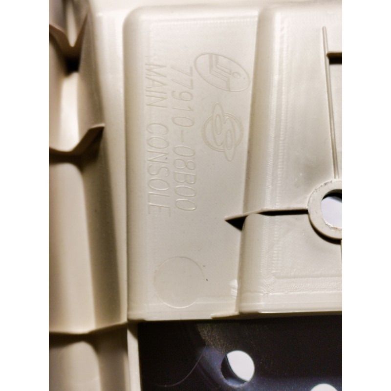 Recambio de apoyabrazos central para ssangyong rexton 2.7 turbodiesel cat referencia OEM IAM 7793508B00 7791008B00 