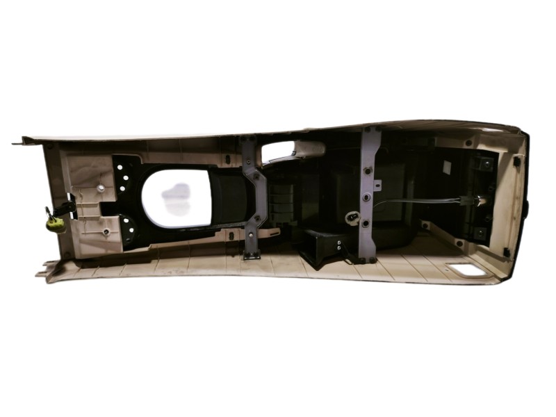 Recambio de apoyabrazos central para ssangyong rexton 2.7 turbodiesel cat referencia OEM IAM 7793508B00 7791008B00 