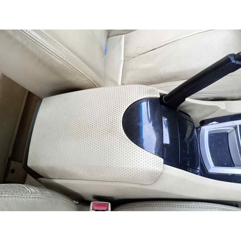 Recambio de apoyabrazos central para ssangyong rexton 2.7 turbodiesel cat referencia OEM IAM 7793508B00 7791008B00 