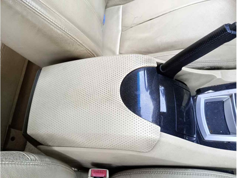 Recambio de apoyabrazos central para ssangyong rexton 2.7 turbodiesel cat referencia OEM IAM 7793508B00 7791008B00 