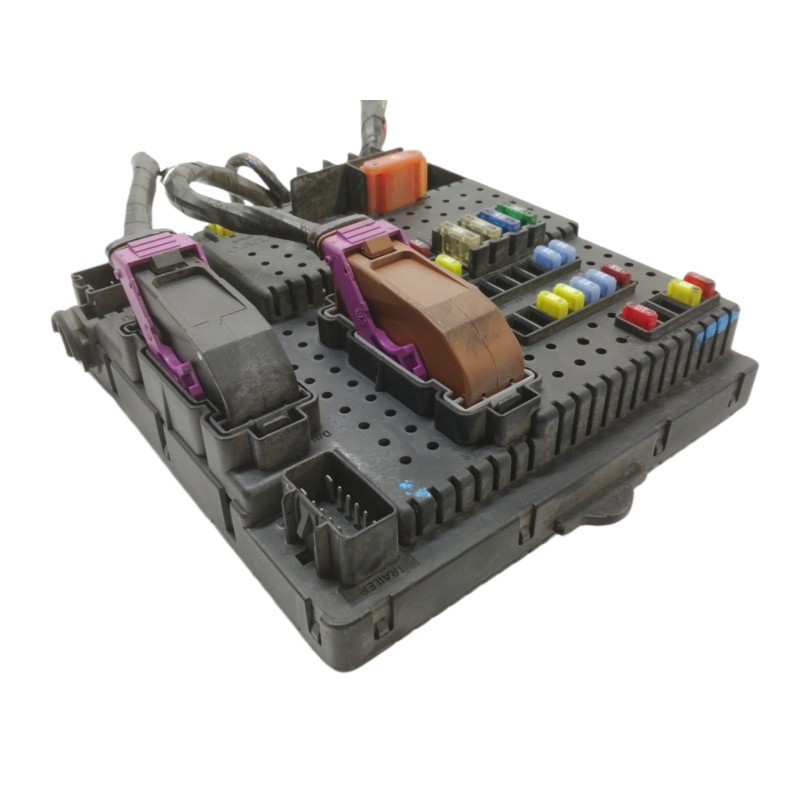 Recambio de caja reles / fusibles para volvo s60 berlina 2.4 d referencia OEM IAM 28017881 30728512 / 00005730495 05W333