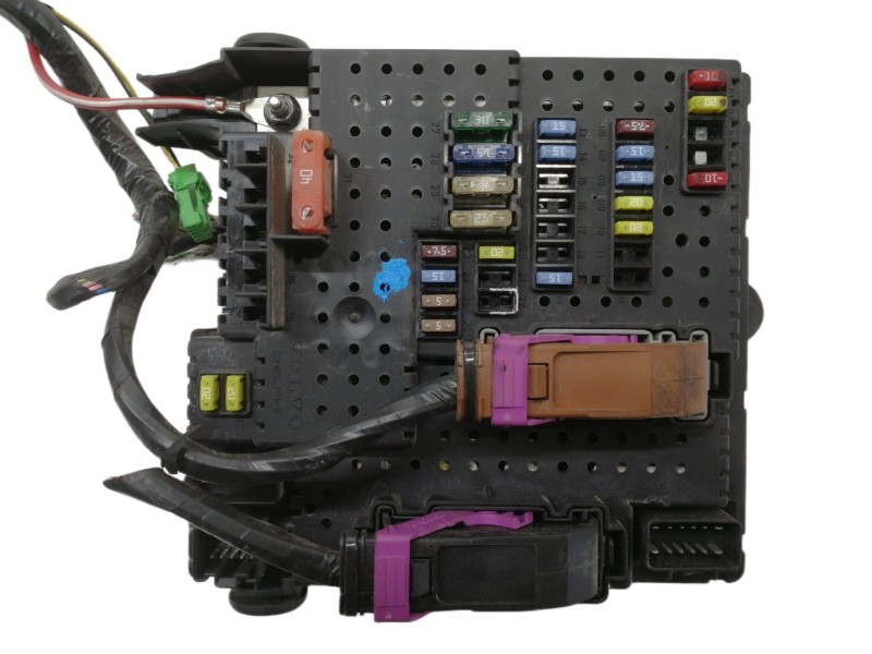 Recambio de caja reles / fusibles para volvo s60 berlina 2.4 d referencia OEM IAM 28017881 30728512 / 00005730495 05W333