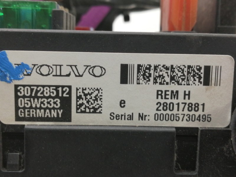 Recambio de caja reles / fusibles para volvo s60 berlina 2.4 d referencia OEM IAM 28017881 30728512 / 00005730495 05W333