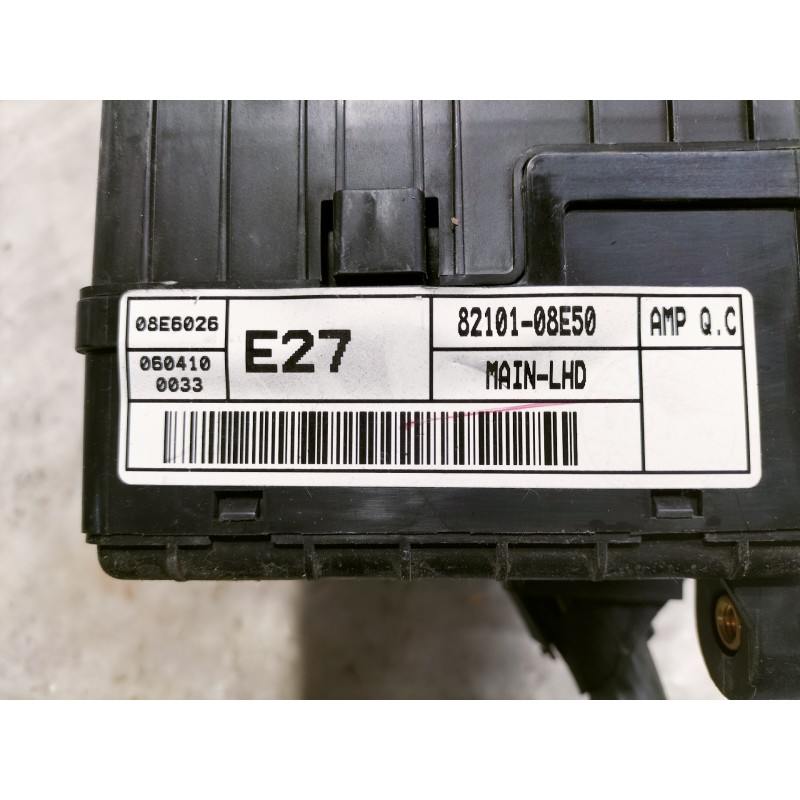 Recambio de caja reles / fusibles para ssangyong rexton 2.7 turbodiesel cat referencia OEM IAM  0210108E50 