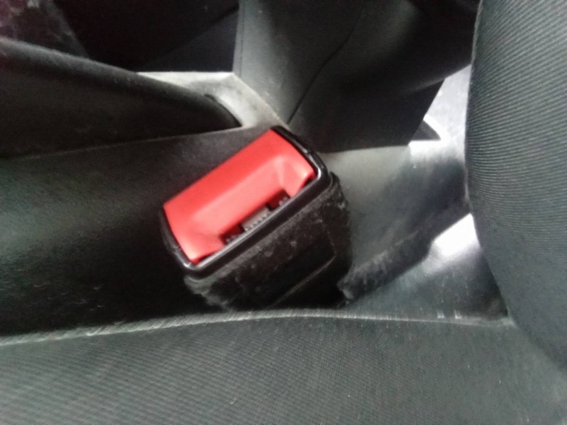 Recambio de enganche cinturon delantero derecho para audi a1 sportback (8xa) attraction referencia OEM IAM 8X0857756B9B9 8X08577