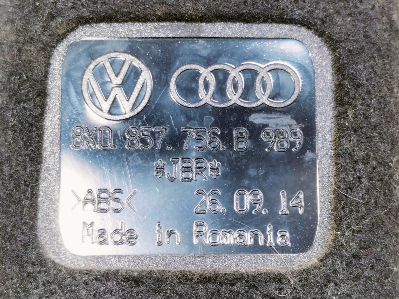 Recambio de enganche cinturon delantero derecho para audi a1 sportback (8xa) attraction referencia OEM IAM 8X0857756B9B9 8X08577