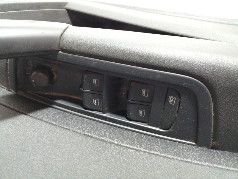 Recambio de guarnecido puerta delantera izquierda para audi a1 sportback (8xa) attraction referencia OEM IAM 8X4868109 8X4867177