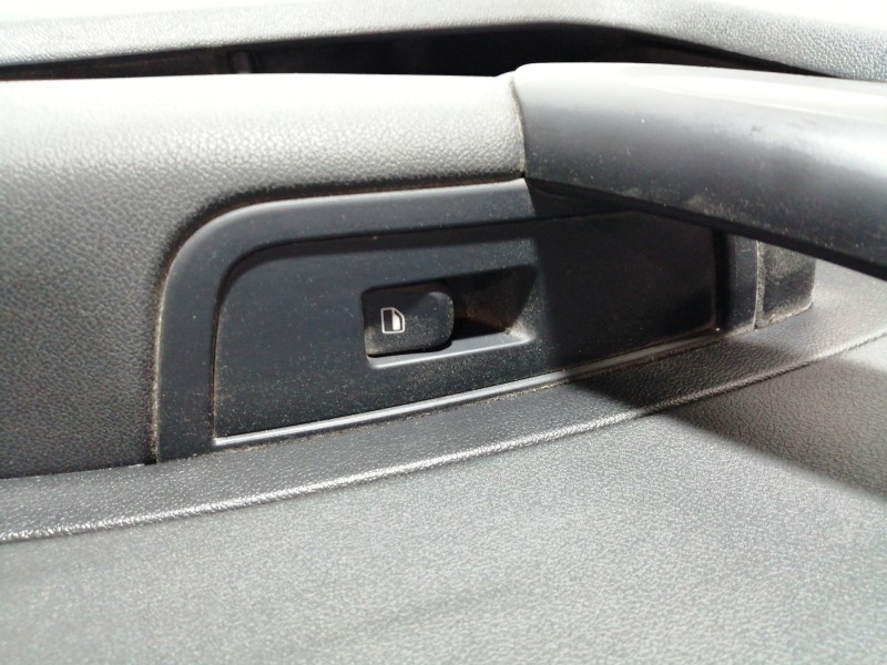 Recambio de guarnecido puerta trasera derecha para audi a1 sportback (8xa) attraction referencia OEM IAM 8X4868116 8X4867378 