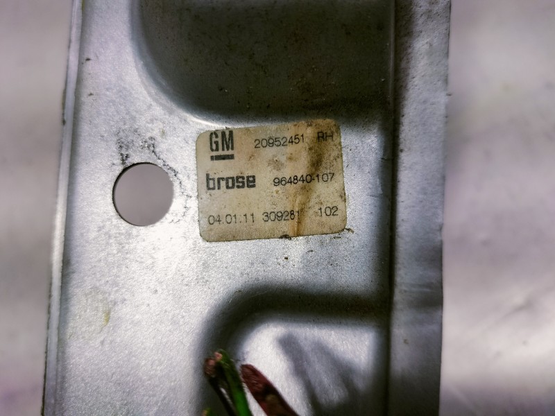 Recambio de elevalunas trasero derecho para opel insignia sports tourer 2.0 16v cdti referencia OEM IAM 964840107 20952451RH 966