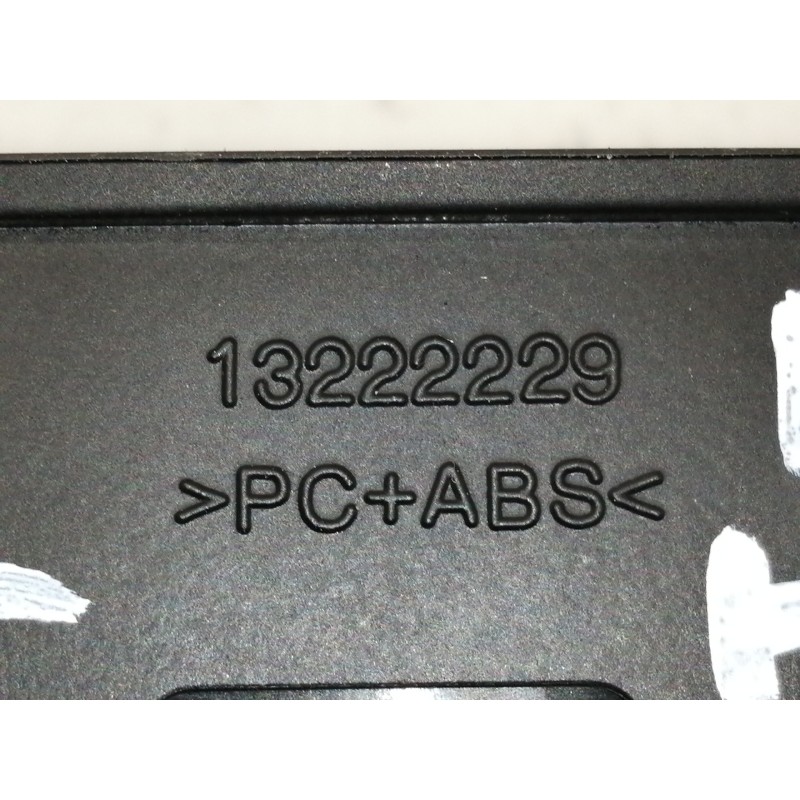 Recambio de mando elevalunas delantero derecho para opel insignia sports tourer 2.0 16v cdti referencia OEM IAM 13222229 1330188