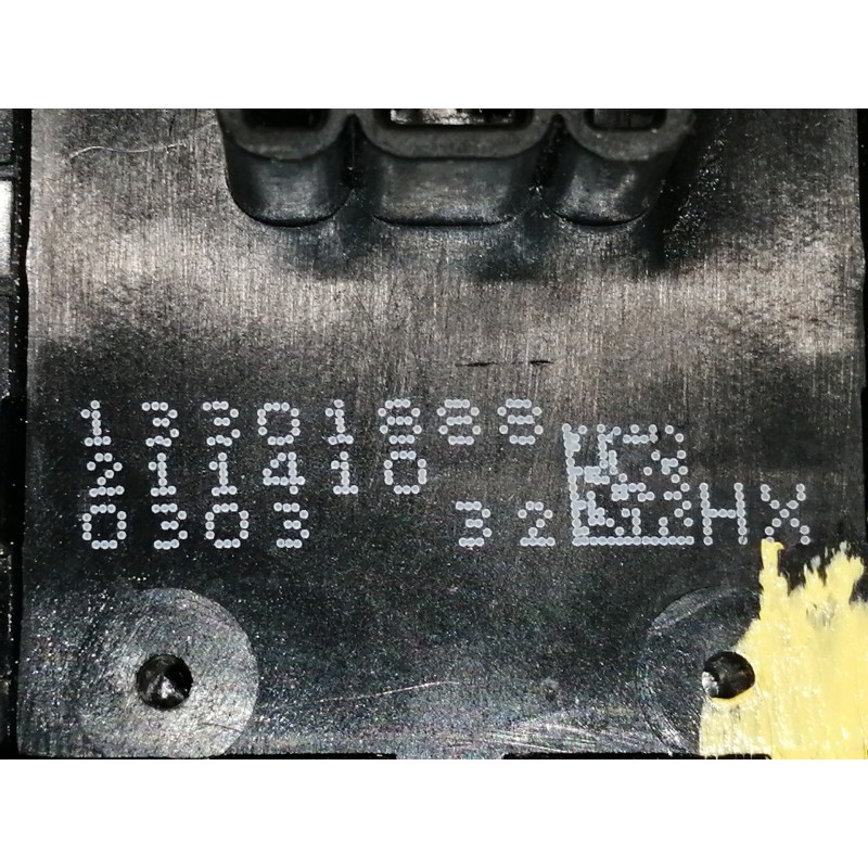 Recambio de mando elevalunas trasero izquierdo para opel insignia sports tourer 2.0 16v cdti referencia OEM IAM 13301888 211410 